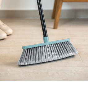 Escobas Barriendo Mares