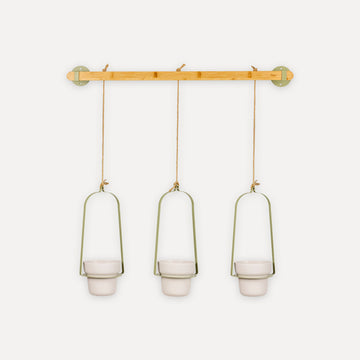 Wall hanging planter with 3 pots