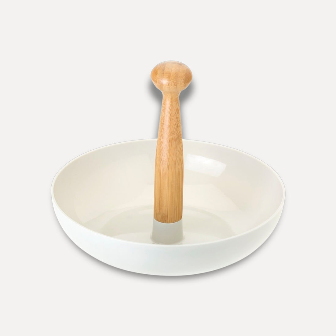 Portable fruit bowl with bamboo handle