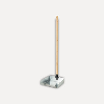 Metal dustpan with bamboo handle