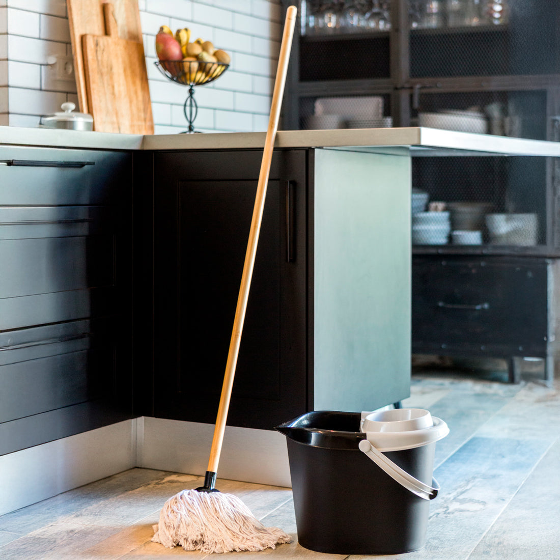 Natural cotton mop set with bamboo handle and bucket