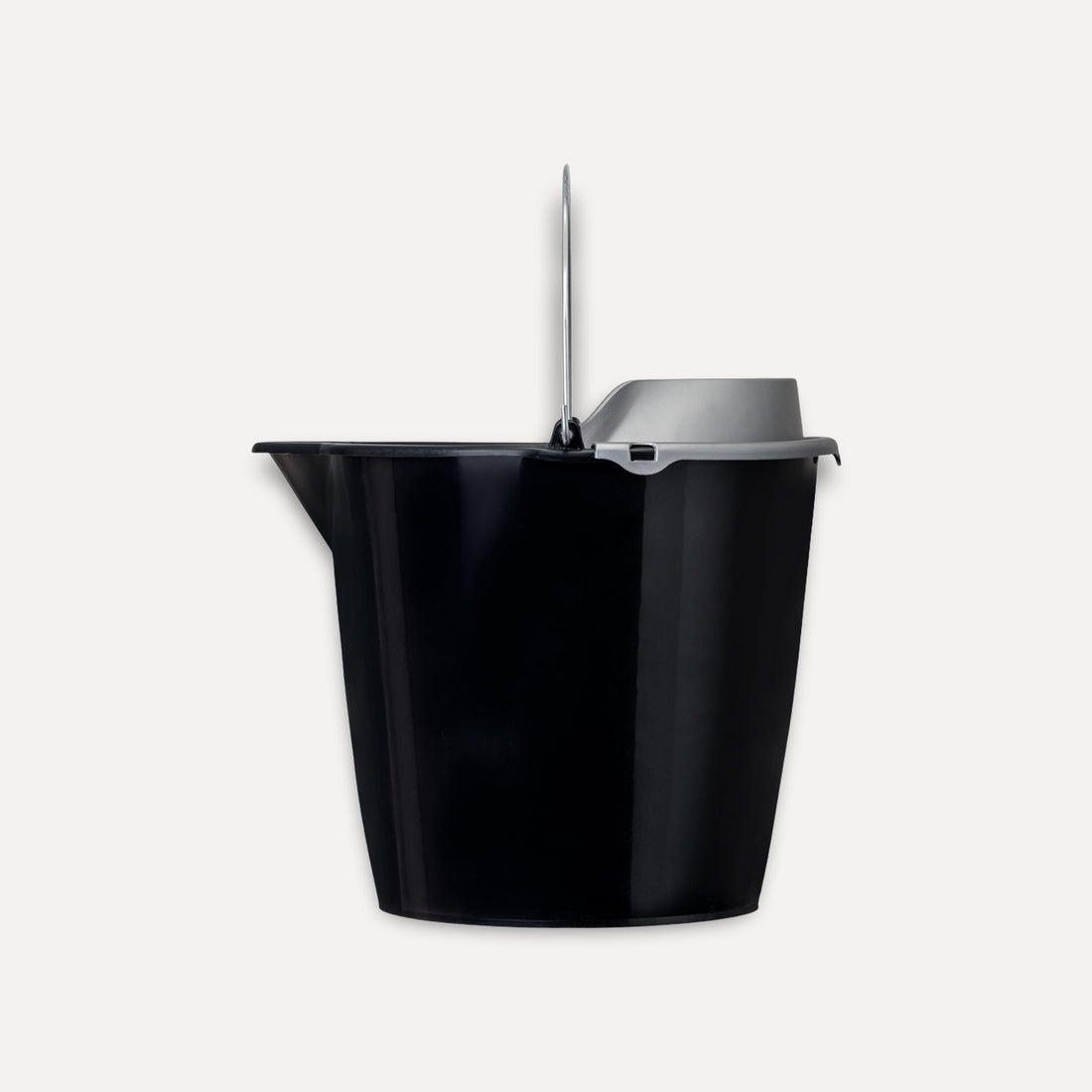 Round bucket with handle and strainer