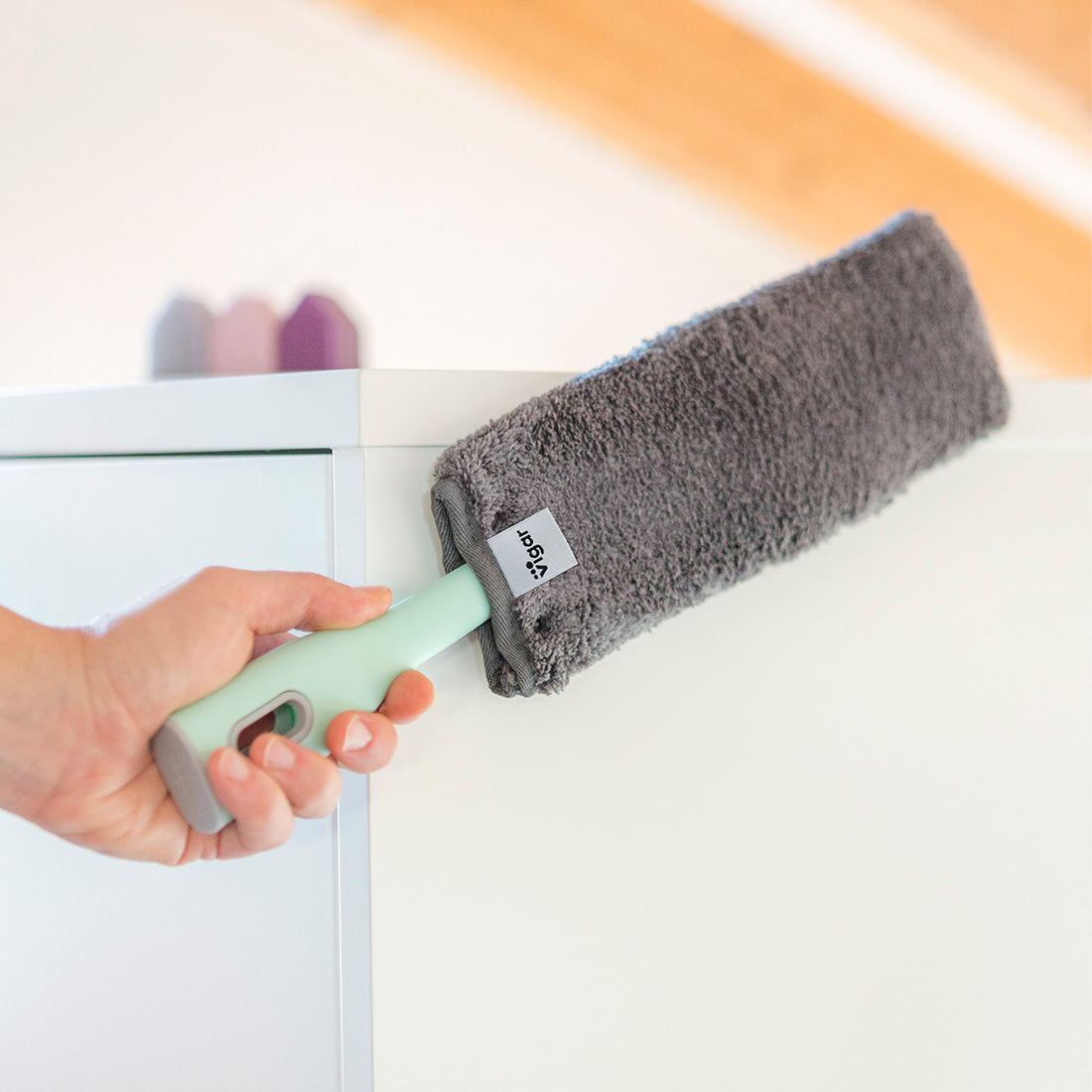 Short microfiber duster